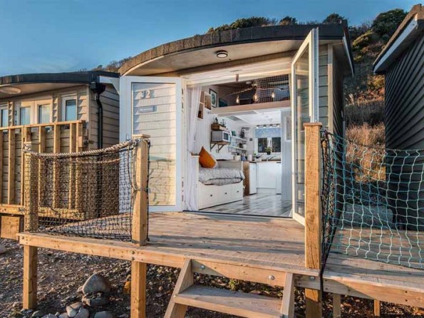 1 Bedroom Beachfront Chalet In Lyme Regis Dorset