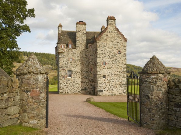 6 Bedroom Renovated Castle In Scotland, Perthshire, Alyth