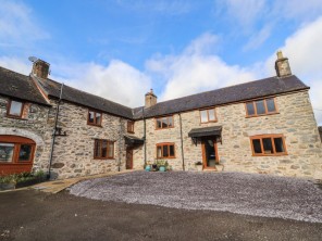 8 bedroom property near Ruthin, North Wales, Wales