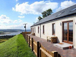 2 Bedroom Contemporary River View Cottage in the Kilpatrick Hills between Glasgow & Loch Lomond, Scotland