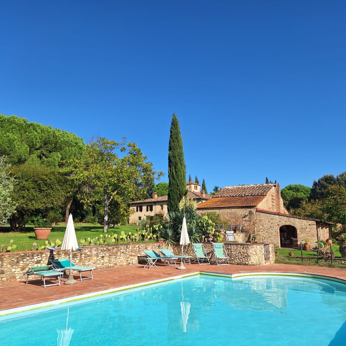 Farmhouse apartments in Tuscany