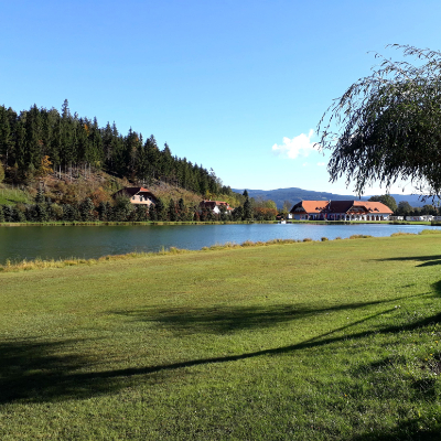 Lakeside glamping in Austria