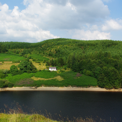 Lake view cottage in the Cambrian Mountains