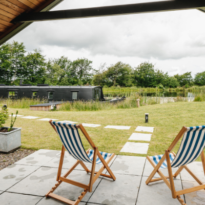 Romantic houseboat in Devon