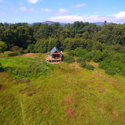 Birdwatchers Cabin in the Balblair Woods