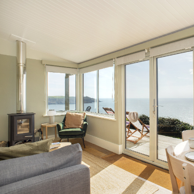 Clifftop cabin in Cornwall